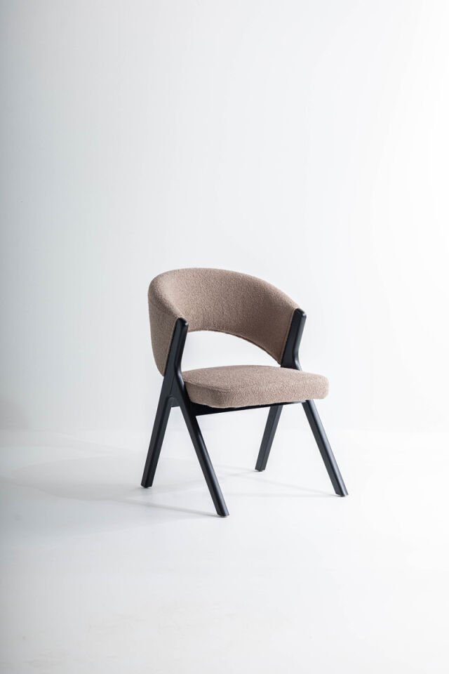 Monzo Stuhl