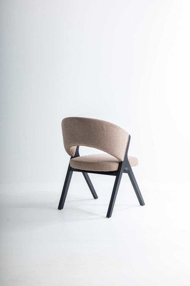 Monzo Stuhl